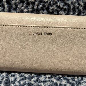 Michael Kors Rivington Stud Large Leather Wallet cement Silver Hardware preloved